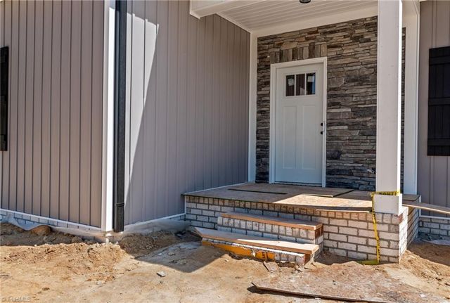 273 Stonybrook Drive, Lexington, NC 27295