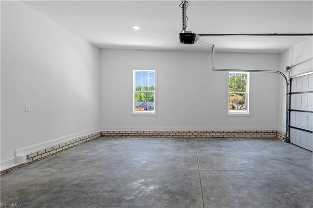 273 Stonybrook Drive, Lexington, NC 27295