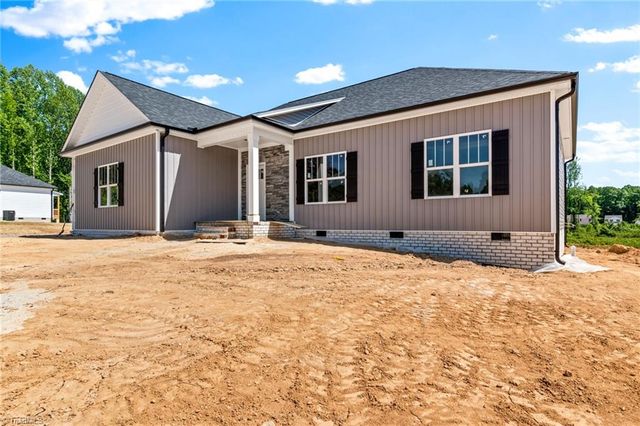 273 Stonybrook Drive, Lexington, NC 27295