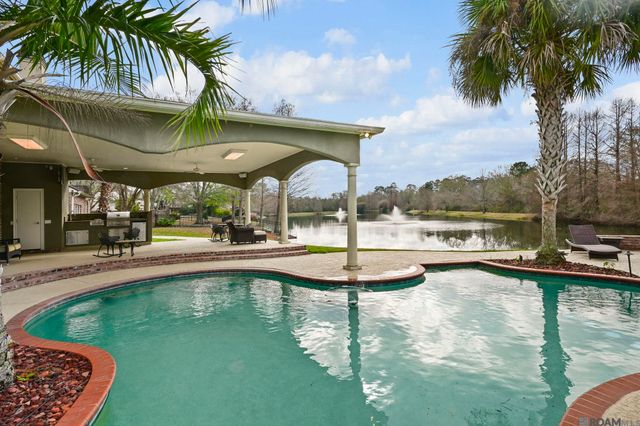 3234 Silver Sand Dr, Baton Rouge, LA 70816