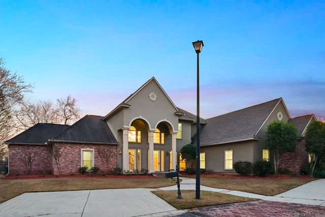 3234 Silver Sand Dr, Baton Rouge, LA 70816