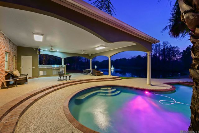 3234 Silver Sand Dr, Baton Rouge, LA 70816