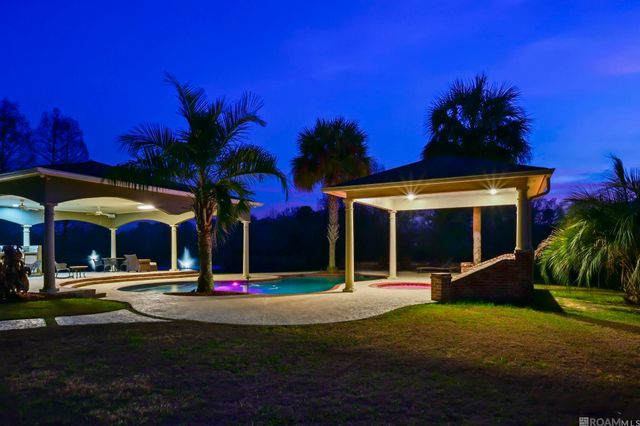 3234 Silver Sand Dr, Baton Rouge, LA 70816