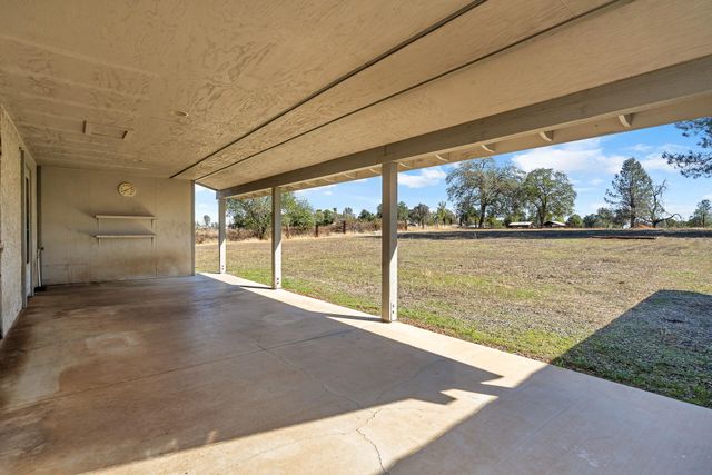 15557 Cloverdale Road, Anderson, CA 96007