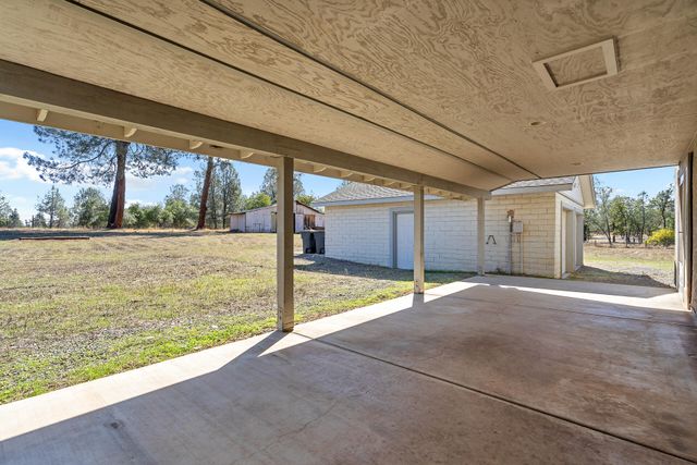 15557 Cloverdale Road, Anderson, CA 96007