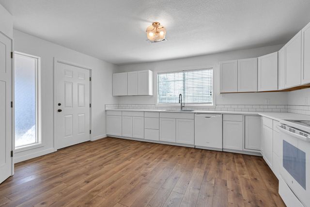 15557 Cloverdale Road, Anderson, CA 96007