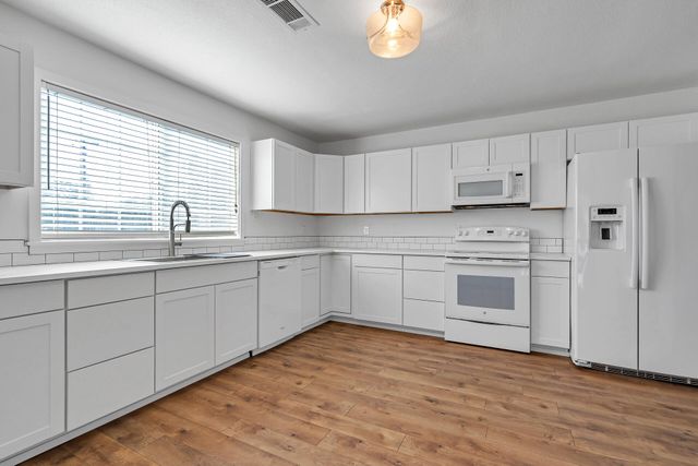 15557 Cloverdale Road, Anderson, CA 96007