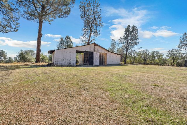 15557 Cloverdale Road, Anderson, CA 96007