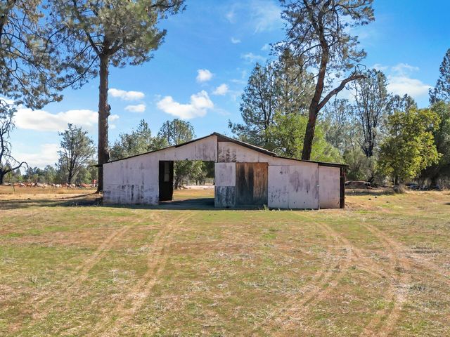 15557 Cloverdale Road, Anderson, CA 96007