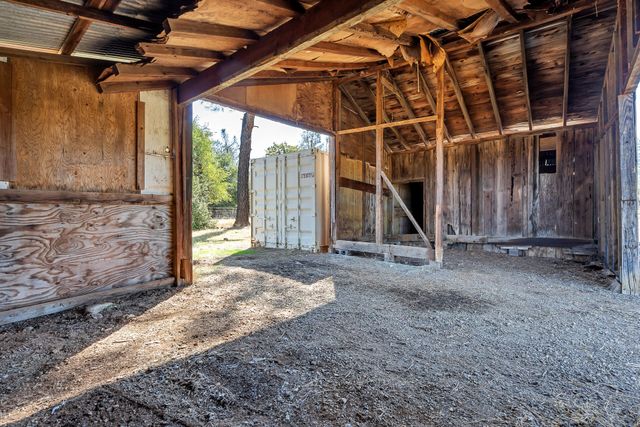 15557 Cloverdale Road, Anderson, CA 96007