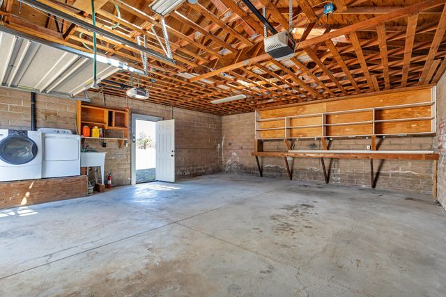 15557 Cloverdale Road, Anderson, CA 96007