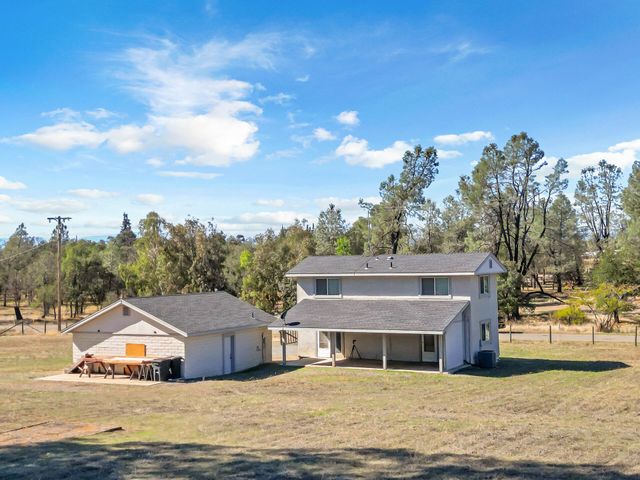15557 Cloverdale Road, Anderson, CA 96007