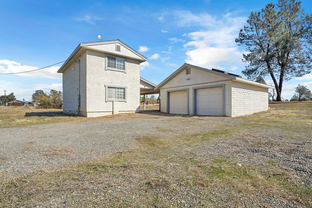 15557 Cloverdale Road, Anderson, CA 96007