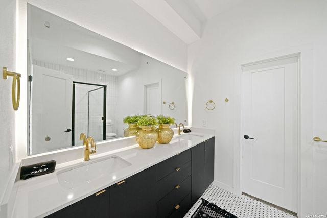 203 Paschal St Unit 104, San Antonio, TX 78212