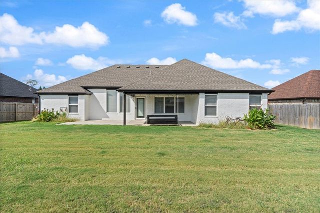 320 N Tacoma Street, Farmington, AR 72730