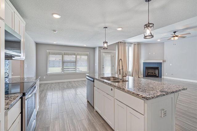 320 N Tacoma Street, Farmington, AR 72730