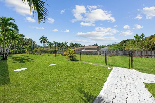 15503 Temple Boulevard, Loxahatchee, FL 33470
