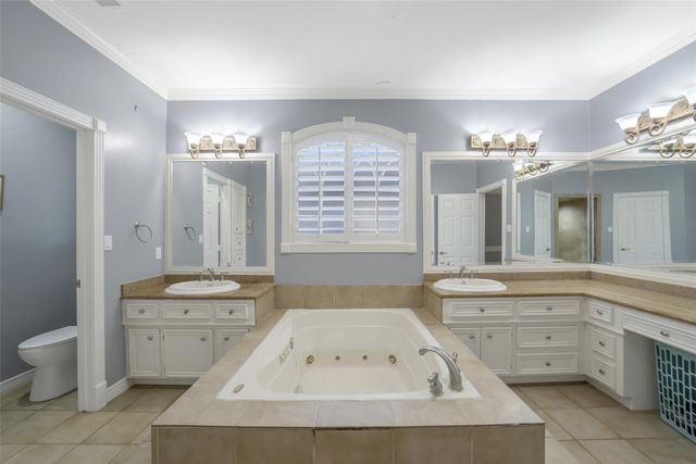 402 Lakeside Boulevard, Sugar Land, TX 77478