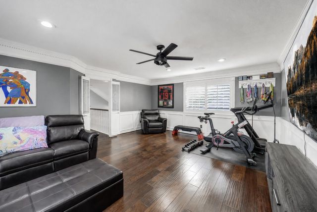 402 Lakeside Boulevard, Sugar Land, TX 77478