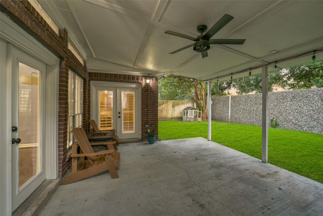 402 Lakeside Boulevard, Sugar Land, TX 77478
