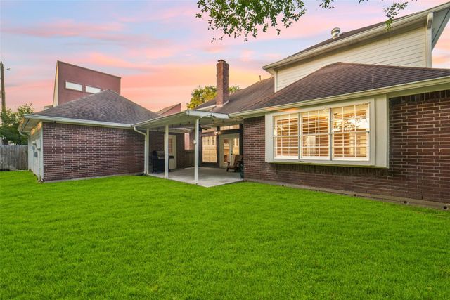 402 Lakeside Boulevard, Sugar Land, TX 77478