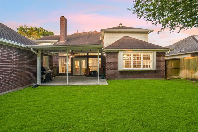 402 Lakeside Boulevard, Sugar Land, TX 77478