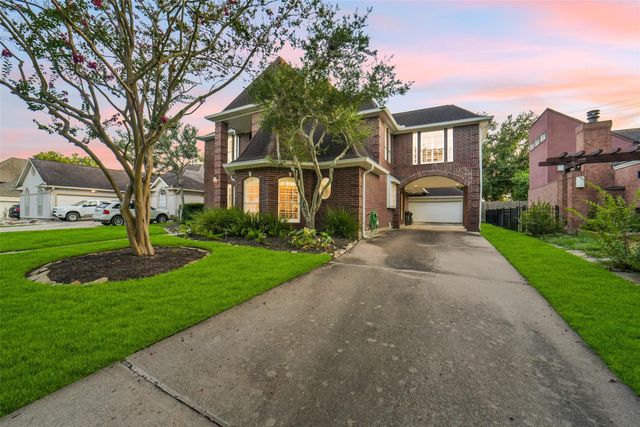402 Lakeside Boulevard, Sugar Land, TX 77478