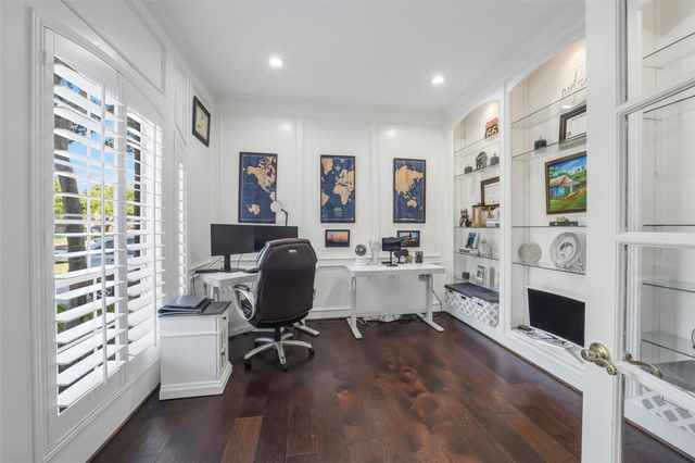 402 Lakeside Boulevard, Sugar Land, TX 77478