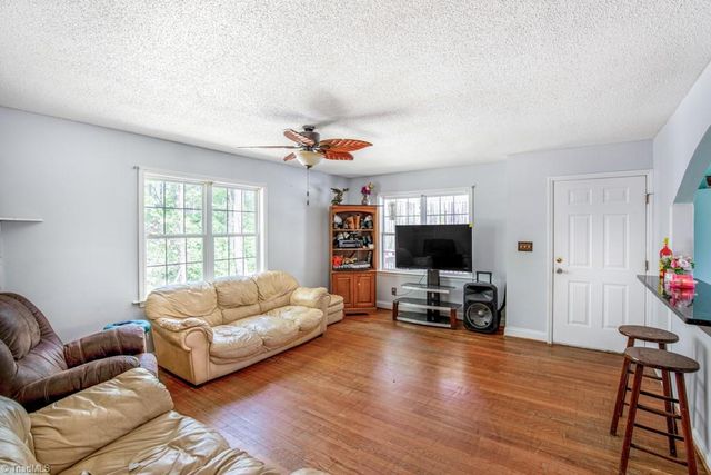133 Pegg Avenue, Kernersville, NC 27284