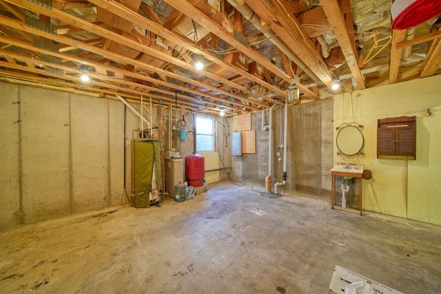 198 W Chicago Road, Coldwater, MI 49036