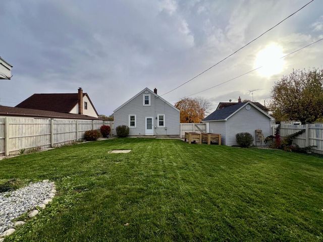 304 St Rose AVENUE, Fredonia, WI 53021