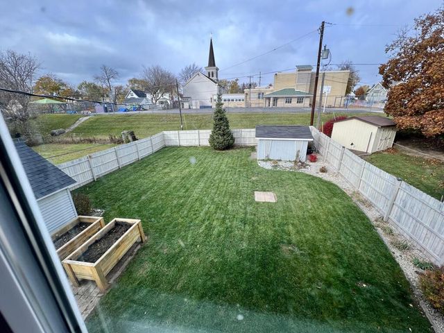 304 St Rose AVENUE, Fredonia, WI 53021