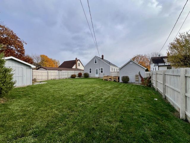 304 St Rose AVENUE, Fredonia, WI 53021