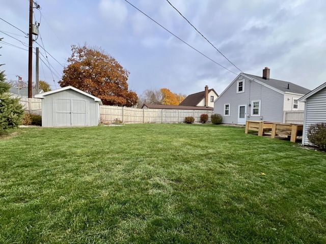 304 St Rose AVENUE, Fredonia, WI 53021