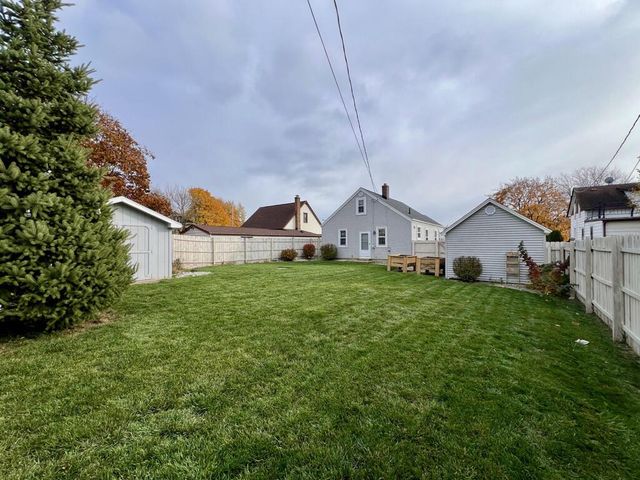 304 St Rose AVENUE, Fredonia, WI 53021