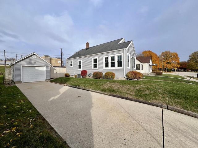 304 St Rose AVENUE, Fredonia, WI 53021