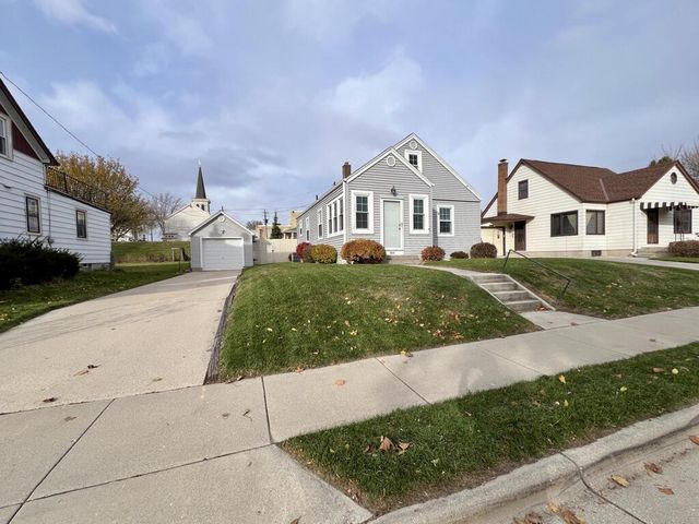 304 St Rose AVENUE, Fredonia, WI 53021