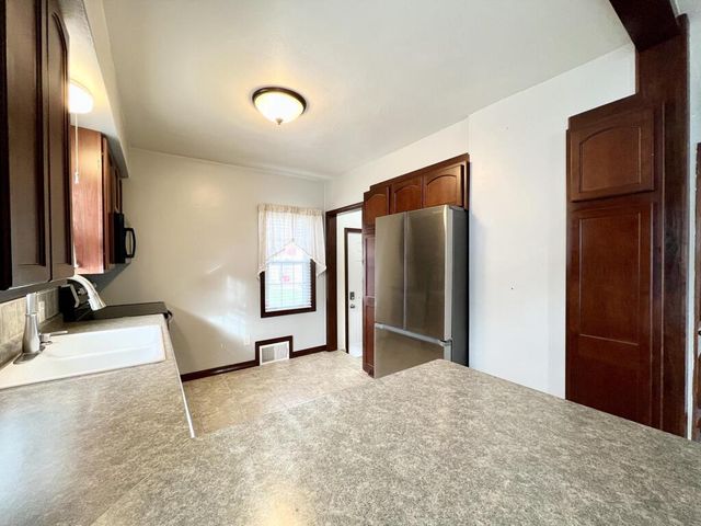 304 St Rose AVENUE, Fredonia, WI 53021