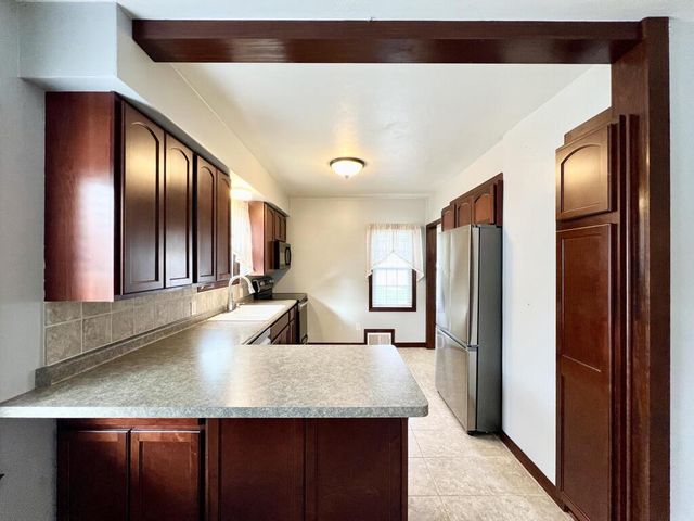 304 St Rose AVENUE, Fredonia, WI 53021