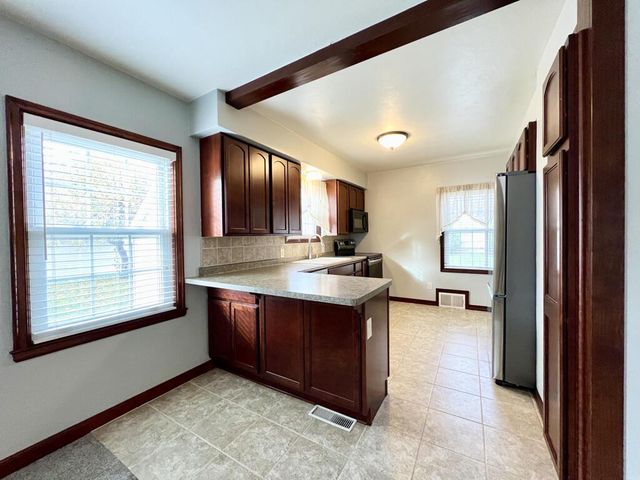 304 St Rose AVENUE, Fredonia, WI 53021