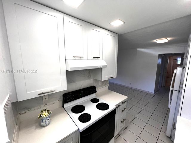 2145 Pierce Street 105, Hollywood, FL 33020