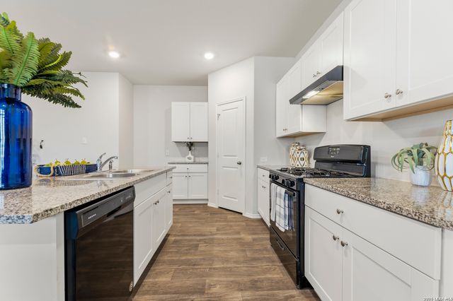 4111 FORT PALMER BLVD, St Hedwig, TX 78152
