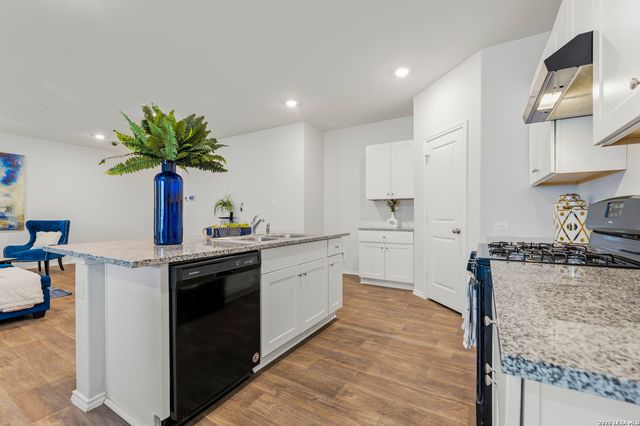 4111 FORT PALMER BLVD, St Hedwig, TX 78152