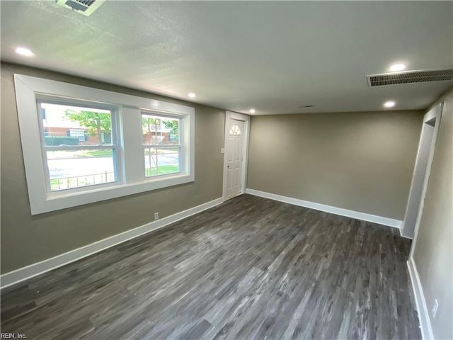 1013 Cambridge AVE, Portsmouth, VA 23707