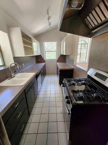 850 Forest View Drive, West Lake Hills, TX 78746