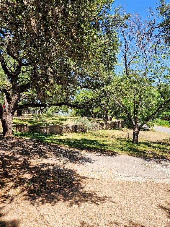 850 Forest View Drive, West Lake Hills, TX 78746