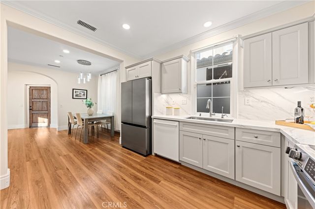 77 Canyoncrest, Irvine, CA 92603