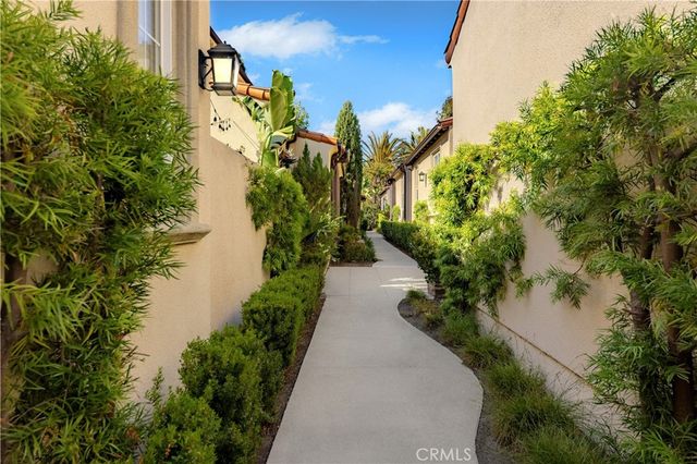 77 Canyoncrest, Irvine, CA 92603