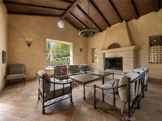 77 Canyoncrest, Irvine, CA 92603