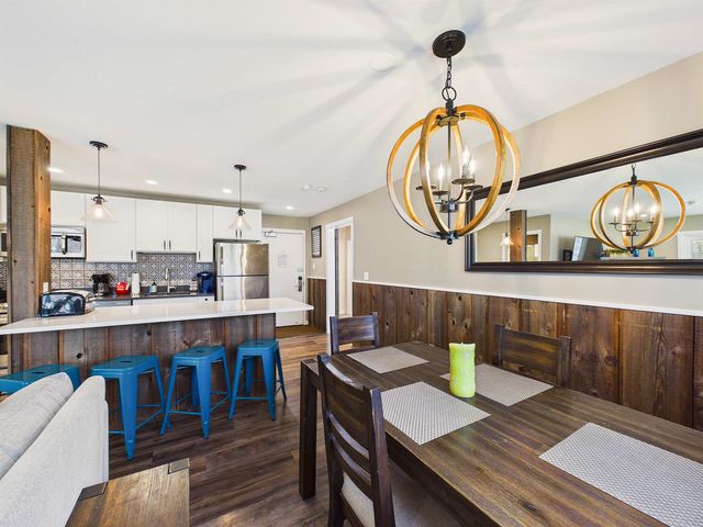 99 Killington Center Drive R41 Unit 412 & 413, Killington, VT 05751